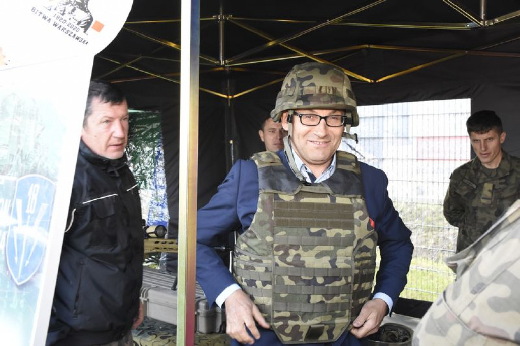 Odsłonięcie murali w Kąkolewnicy i uroczystości