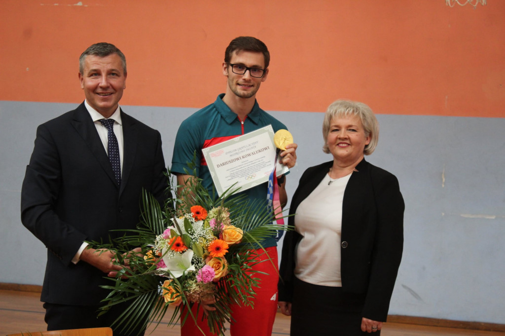 Oficjalne powitanie medalisty w Komarówce P.