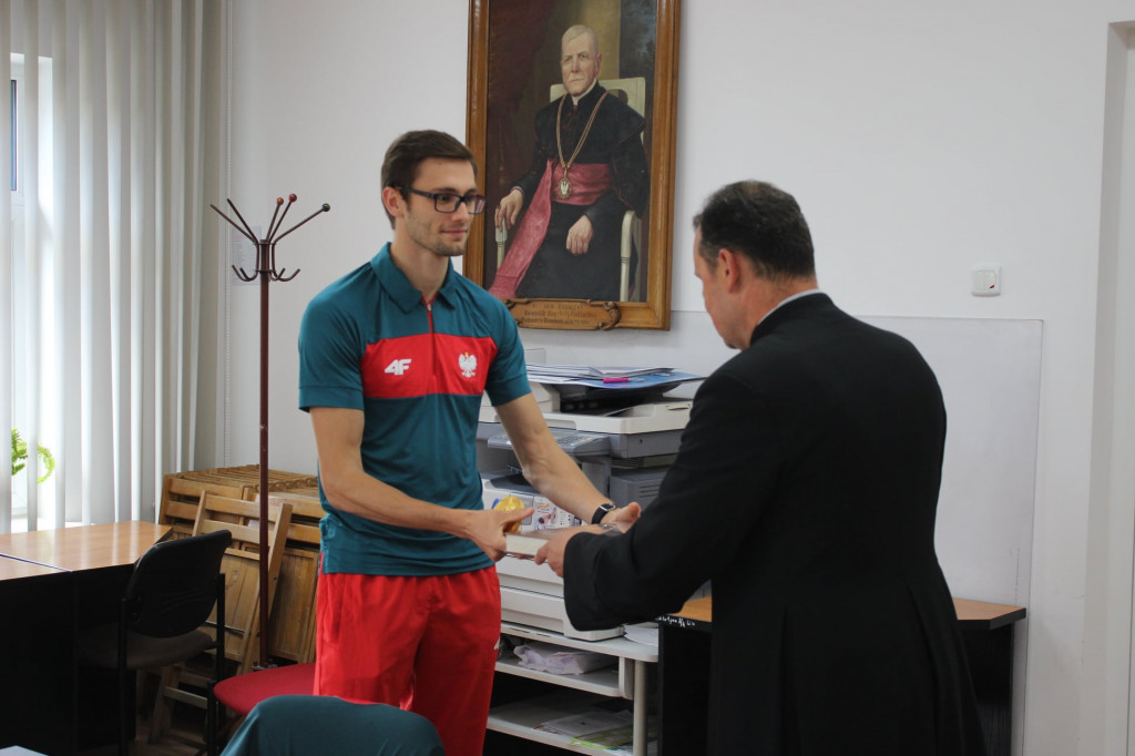 Oficjalne powitanie medalisty w Komarówce P.