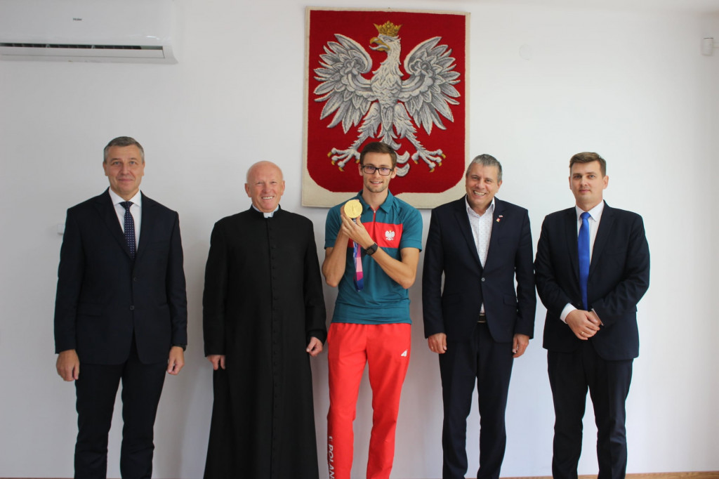 Oficjalne powitanie medalisty w Komarówce P.