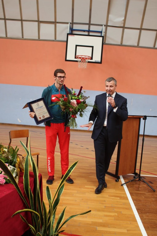 Oficjalne powitanie medalisty w Komarówce P.