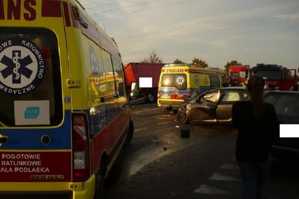Wypadek w Radzyniu na skrzyżowaniu dróg krajowych