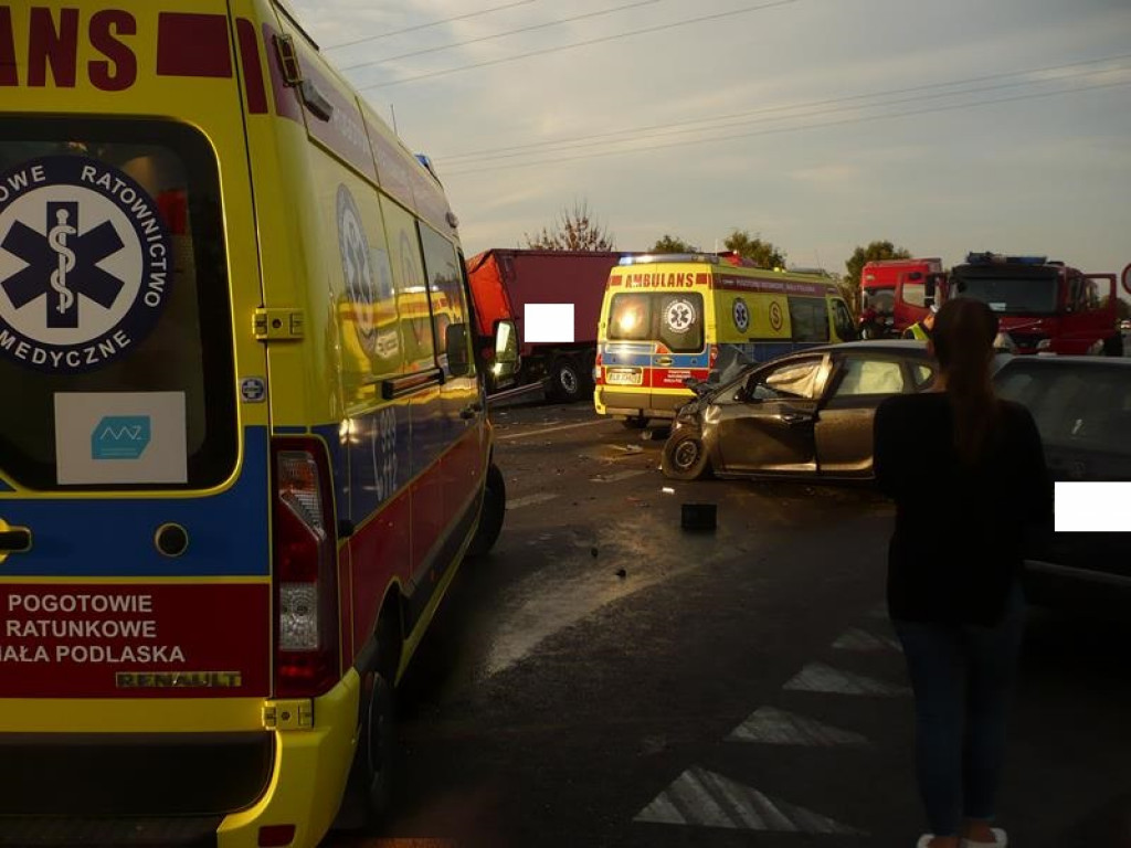 Wypadek w Radzyniu na skrzyżowaniu dróg krajowych