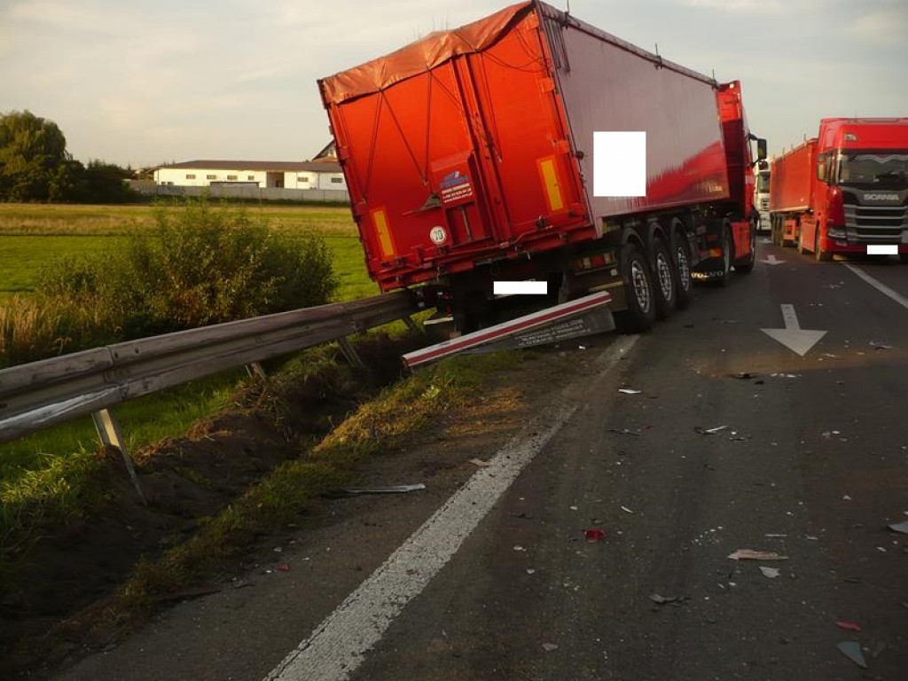 Wypadek w Radzyniu na skrzyżowaniu dróg krajowych