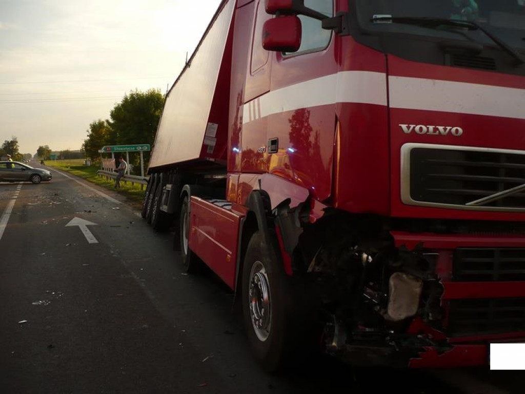 Wypadek w Radzyniu na skrzyżowaniu dróg krajowych