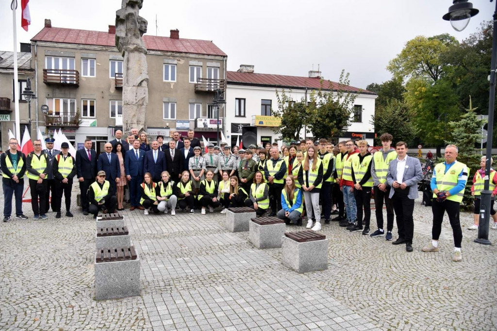 Młodzieżowy Rajd Szlakiem Miejsc Pamięci Narodowej