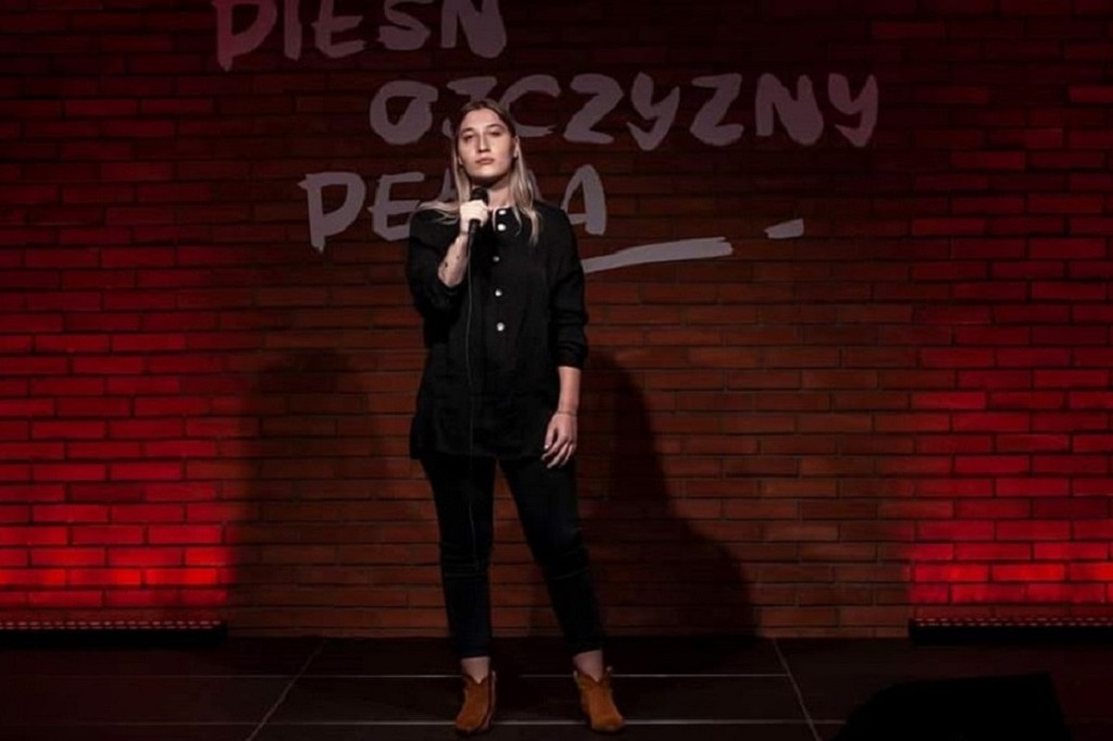 Oliwia Wierzchowska na festiwalu pieśni patriotycznej