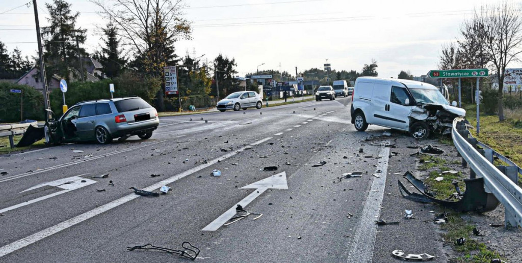 Wypadek w Radzyniu na skrzyżowaniu dróg krajowych