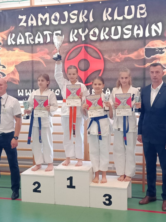 Karatecy z Kąkolewnicy na turnieju w Płoskiem