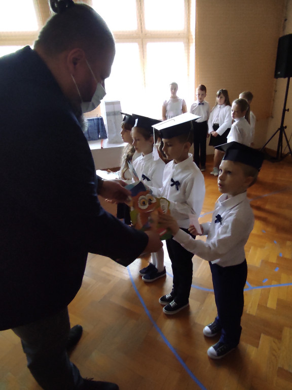 Ślubowanie pierwszaków w SP w Sobolach