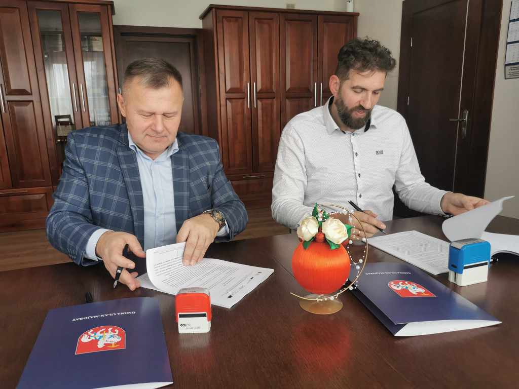 Podpisanie umowy na budowę oświetlenia w gm. Ulan