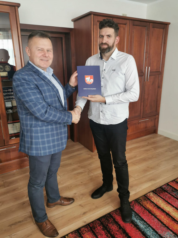 Podpisanie umowy na budowę oświetlenia w gm. Ulan
