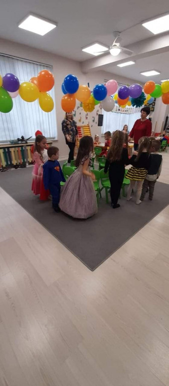 Bal karnawałowy w 