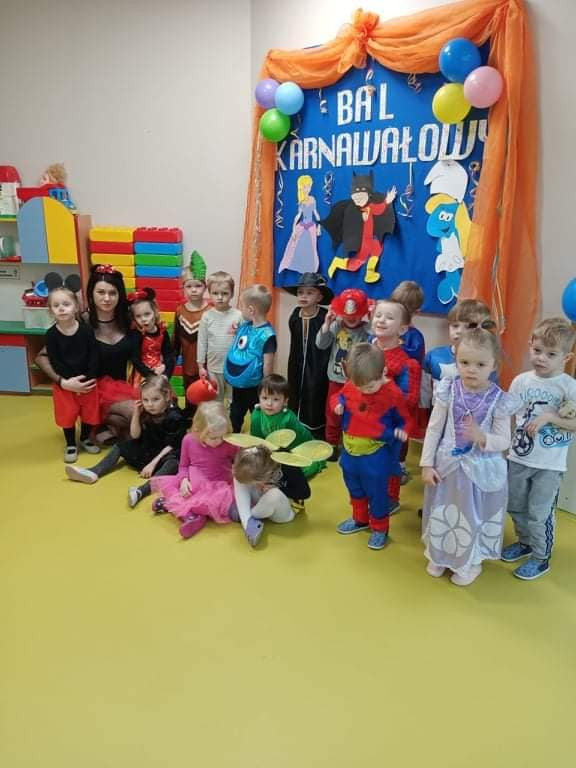 Bal karnawałowy w 