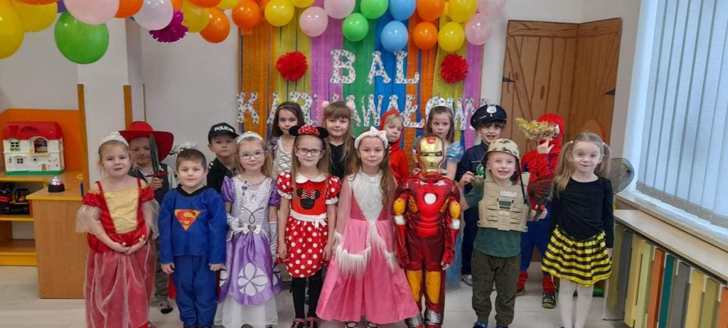 Bal karnawałowy w 
