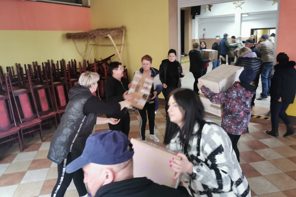 TIR z darami rozładowany w Ulanie w 40 minut!