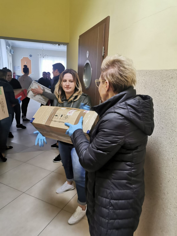 TIR z darami rozładowany w Ulanie w 40 minut!