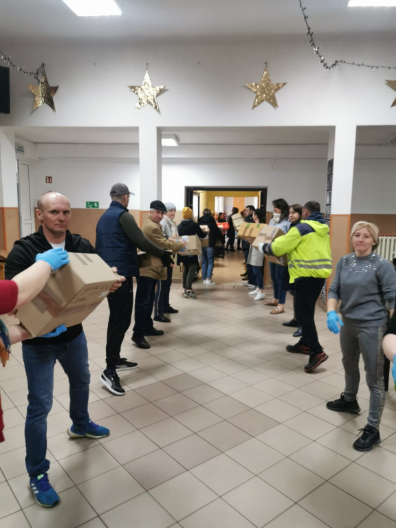 TIR z darami rozładowany w Ulanie w 40 minut!