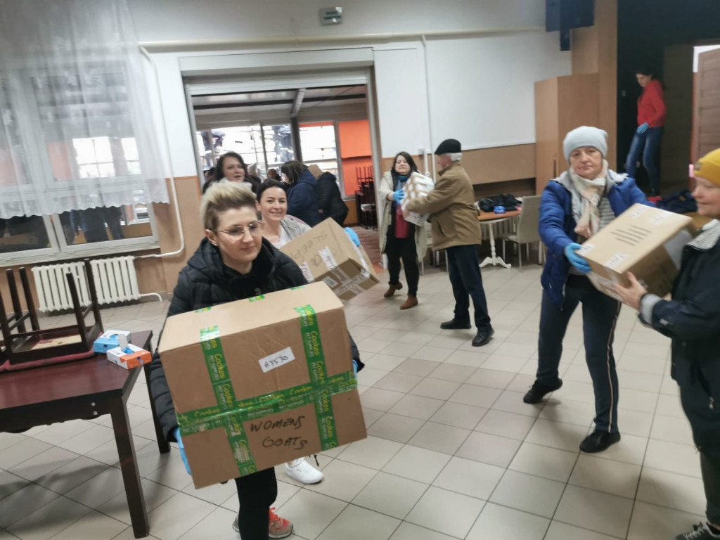 TIR z darami rozładowany w Ulanie w 40 minut!