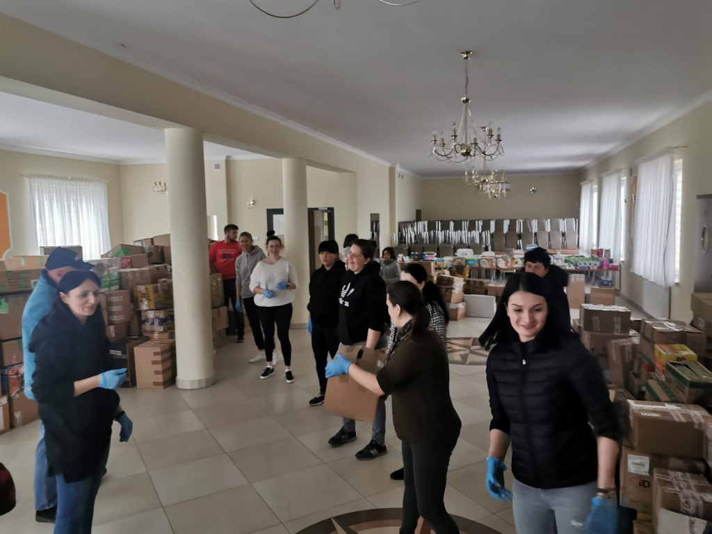 TIR z darami rozładowany w Ulanie w 40 minut!