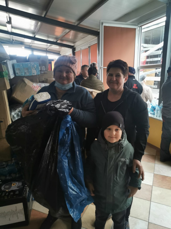 TIR z darami rozładowany w Ulanie w 40 minut!