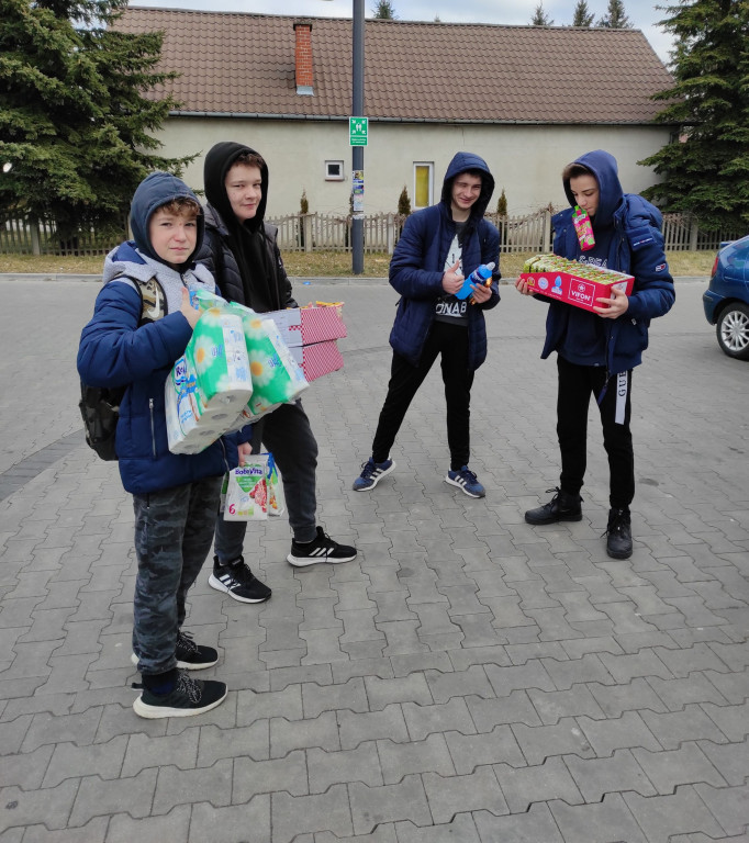 Zbiórka darów dla uchodźców w Komarówce