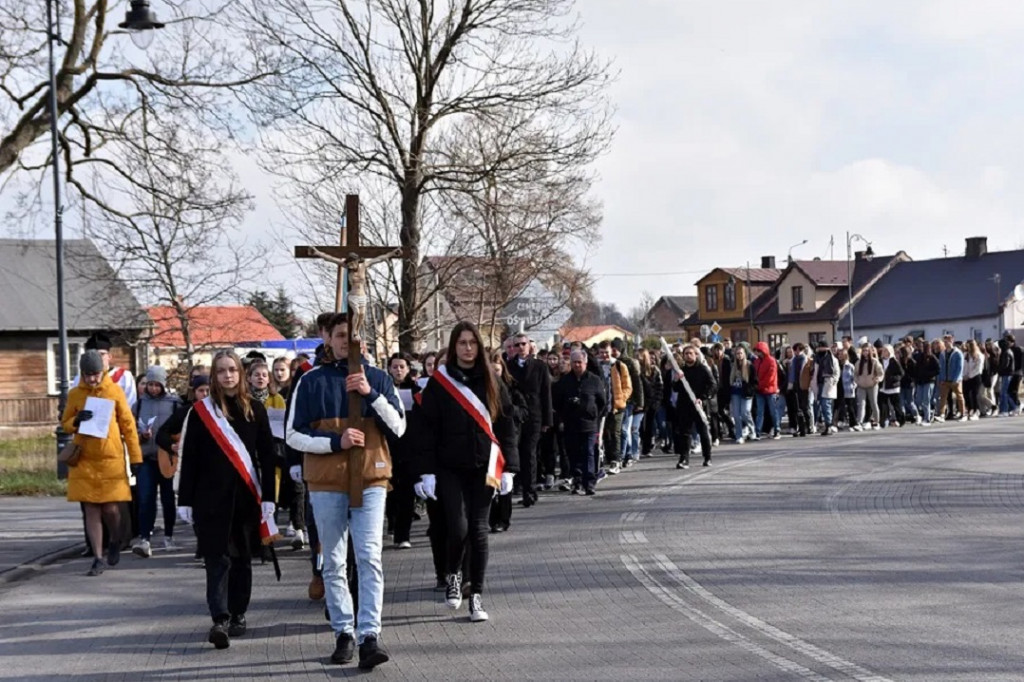 VIII Katyńska Droga Krzyżowa w Radzyniu