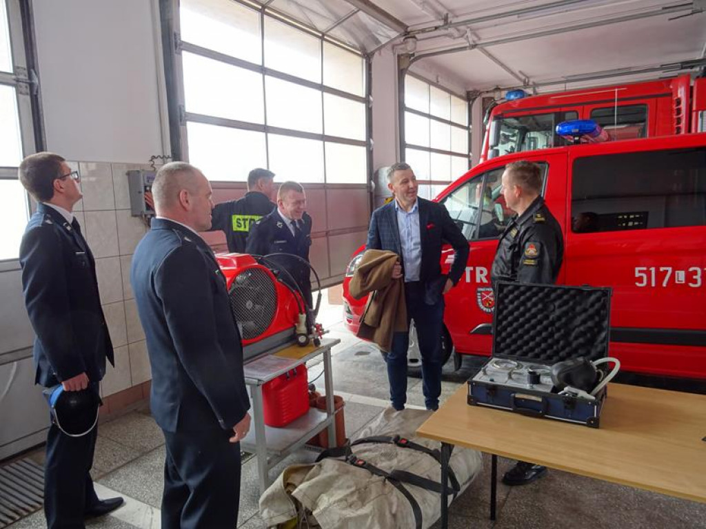 Przekazanie sprzętu OSP w Komarówce Podlaskiej