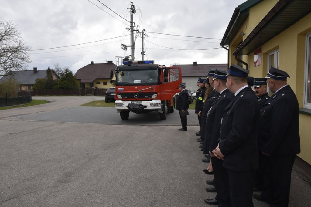 Przekazanie OSP w Grabowcu nowego samochodu