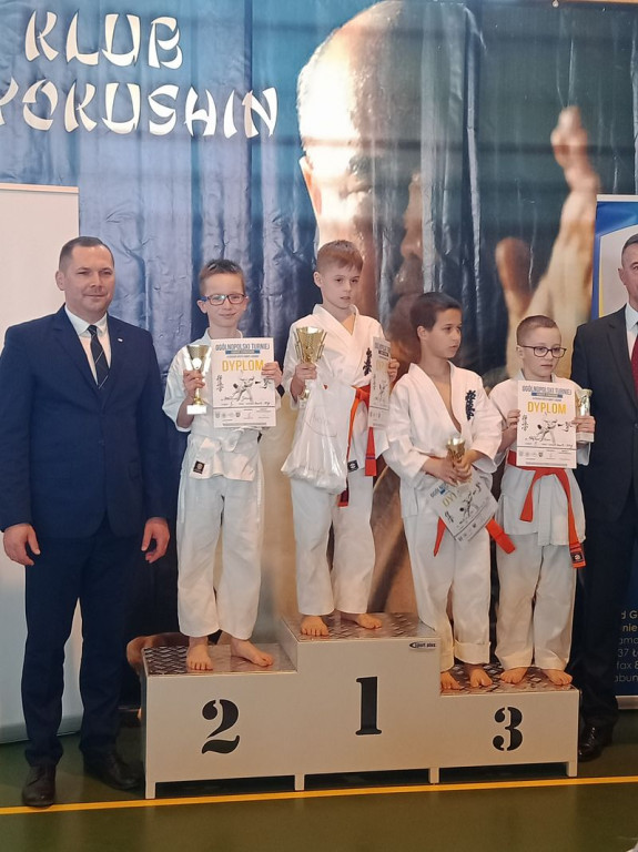 Sukcesy karateków z gm. Kąkolewnica na turnieju