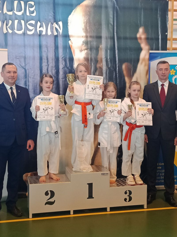 Sukcesy karateków z gm. Kąkolewnica na turnieju