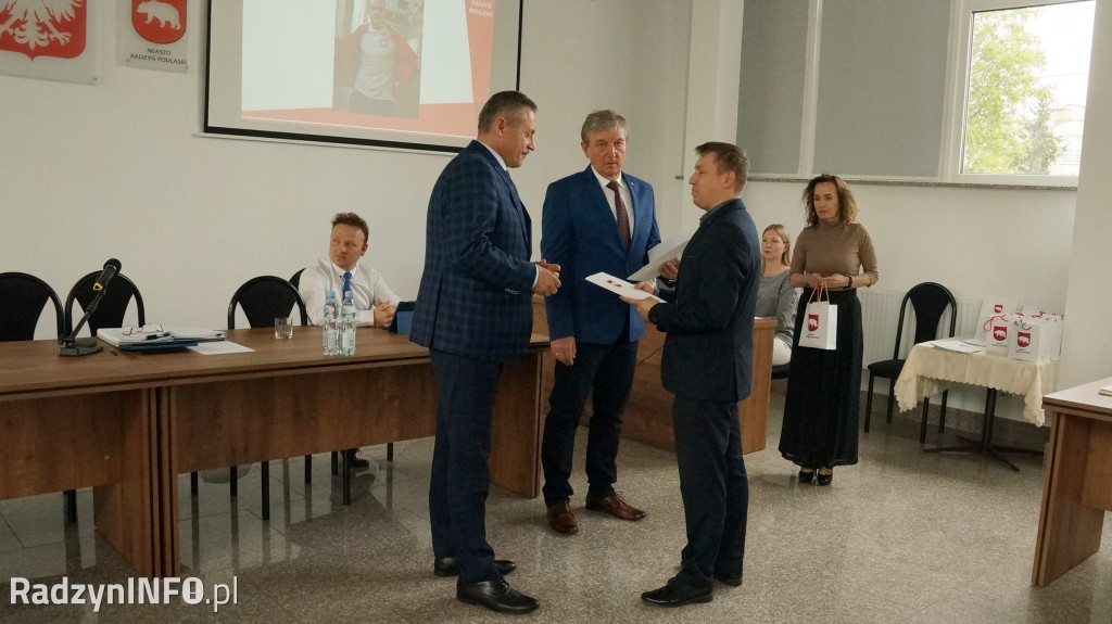 Sportowcy i trenerzy nagrodzeni na sesji RM