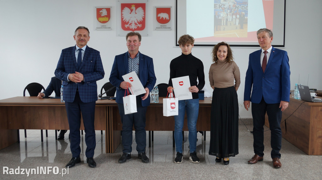 Sportowcy i trenerzy nagrodzeni na sesji RM