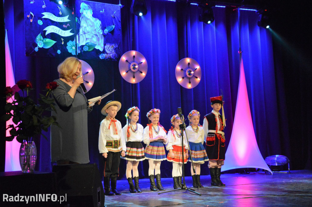 Koncert w ROK-u z okazji Dnia Matki