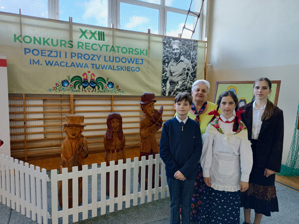Recytatorzy z GOK w Ulanie na konkursie