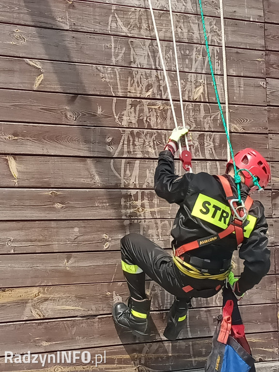 Ćwiczenia wysokościowe strażaków