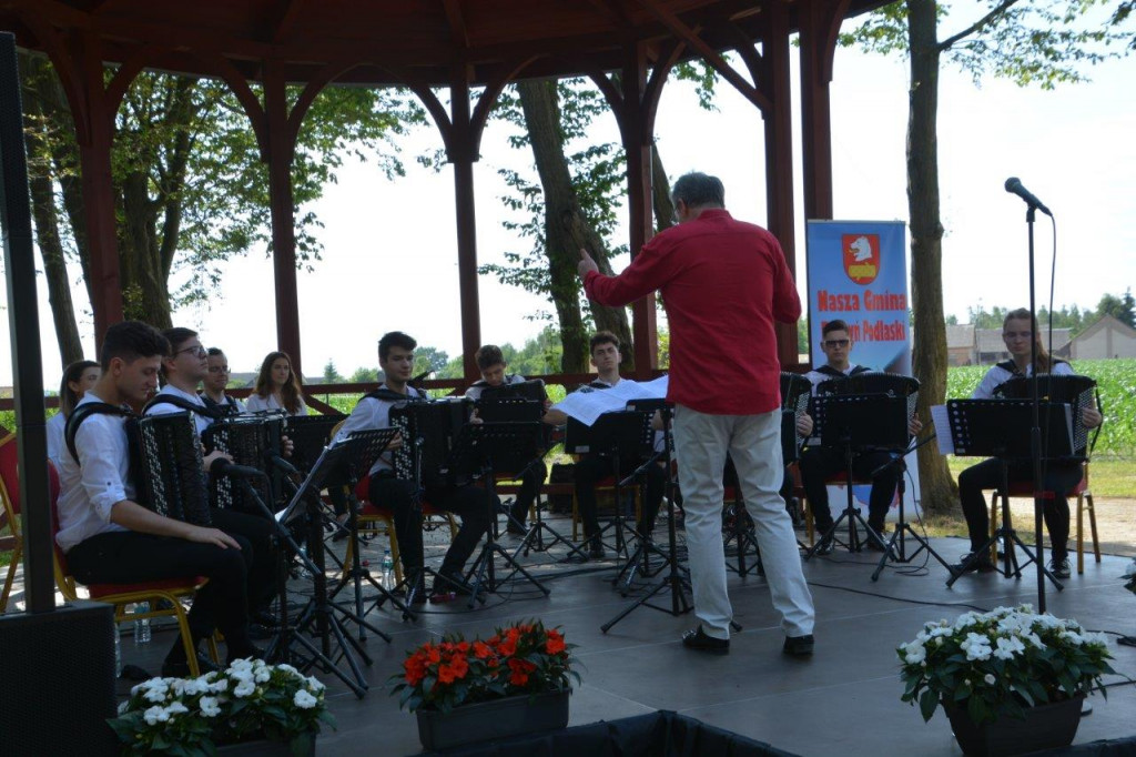Koncert orkiestry Arti Sentemo w Żabikowie