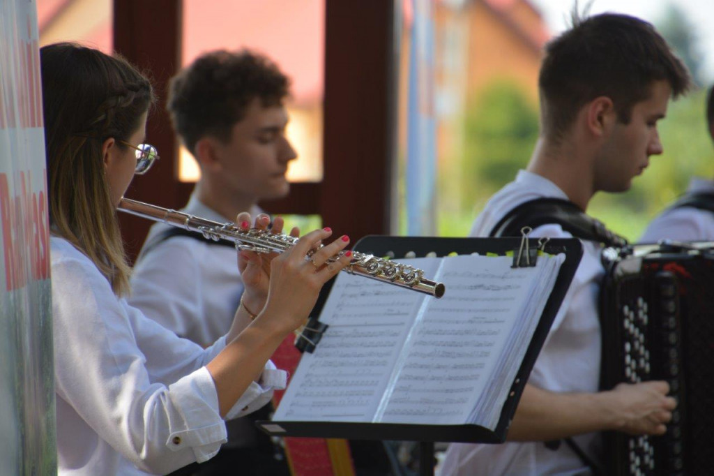 Koncert orkiestry Arti Sentemo w Żabikowie