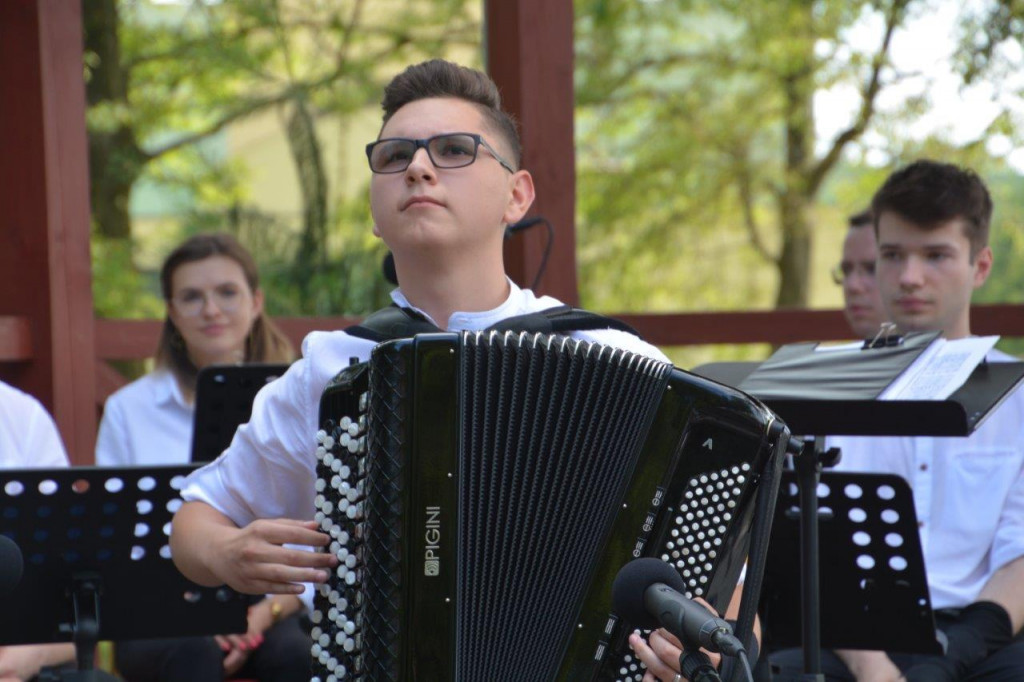 Koncert orkiestry Arti Sentemo w Żabikowie