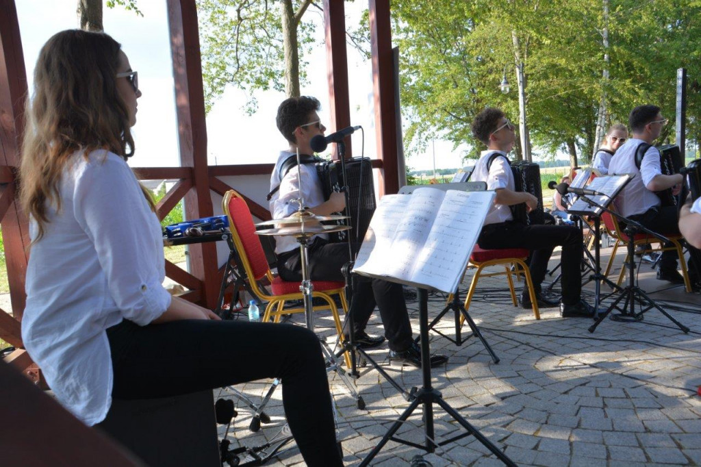 Koncert orkiestry Arti Sentemo w Żabikowie
