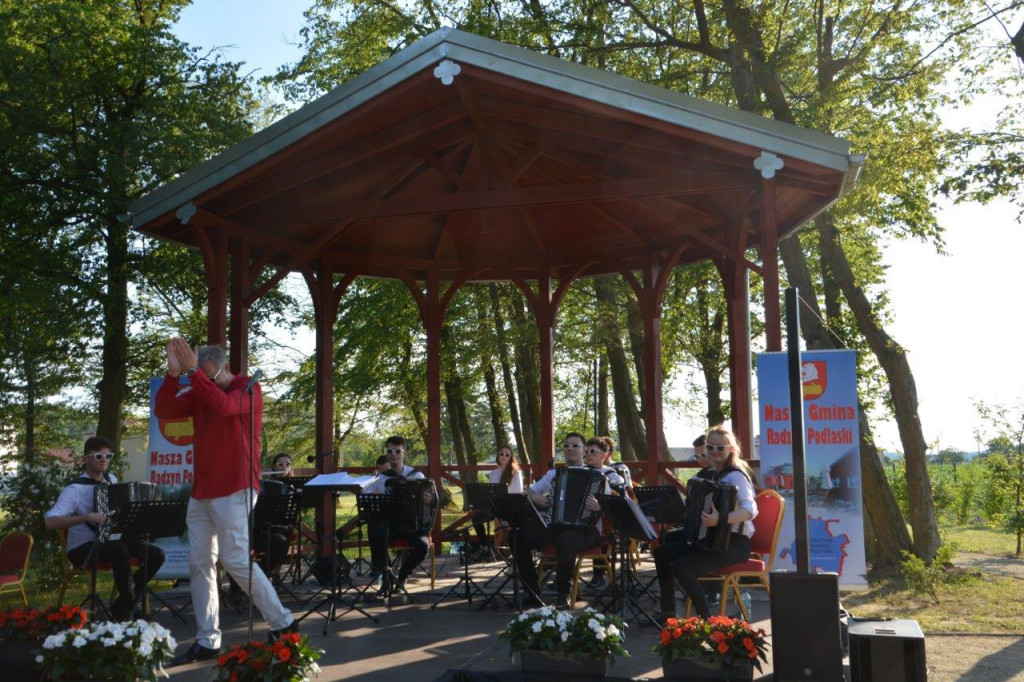 Koncert orkiestry Arti Sentemo w Żabikowie
