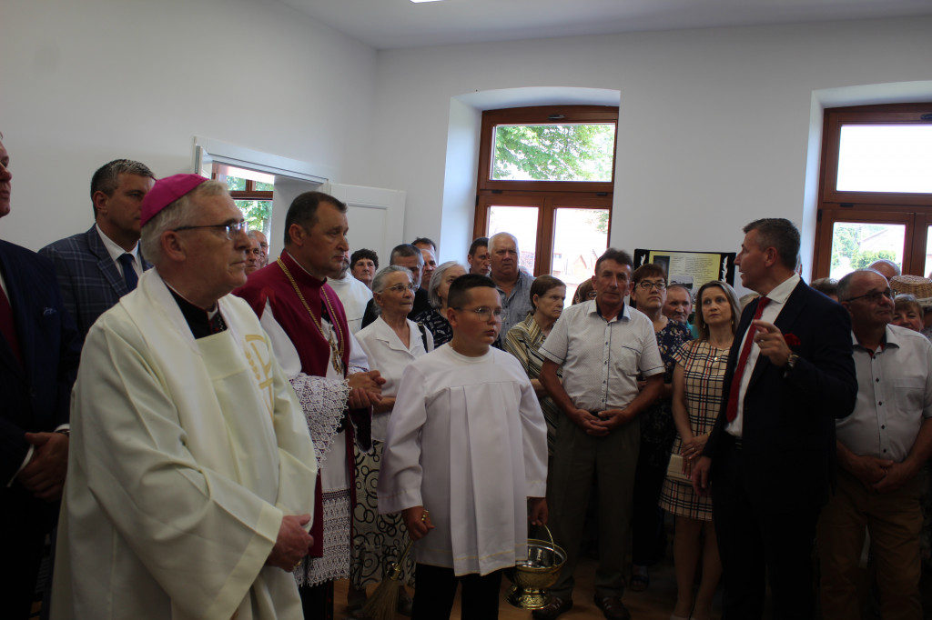 Otwarcie izby pamięci i klubu seniora w Komarówce