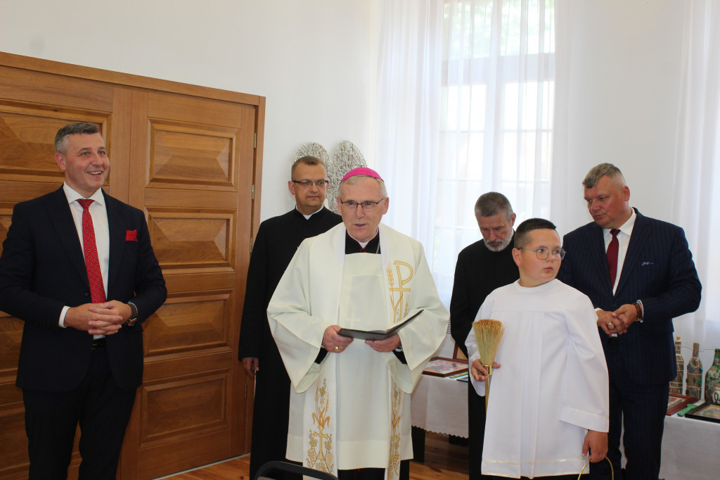 Otwarcie izby pamięci i klubu seniora w Komarówce