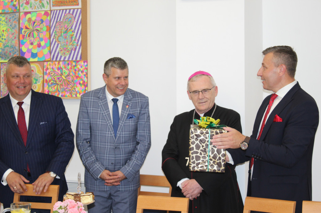 Otwarcie izby pamięci i klubu seniora w Komarówce