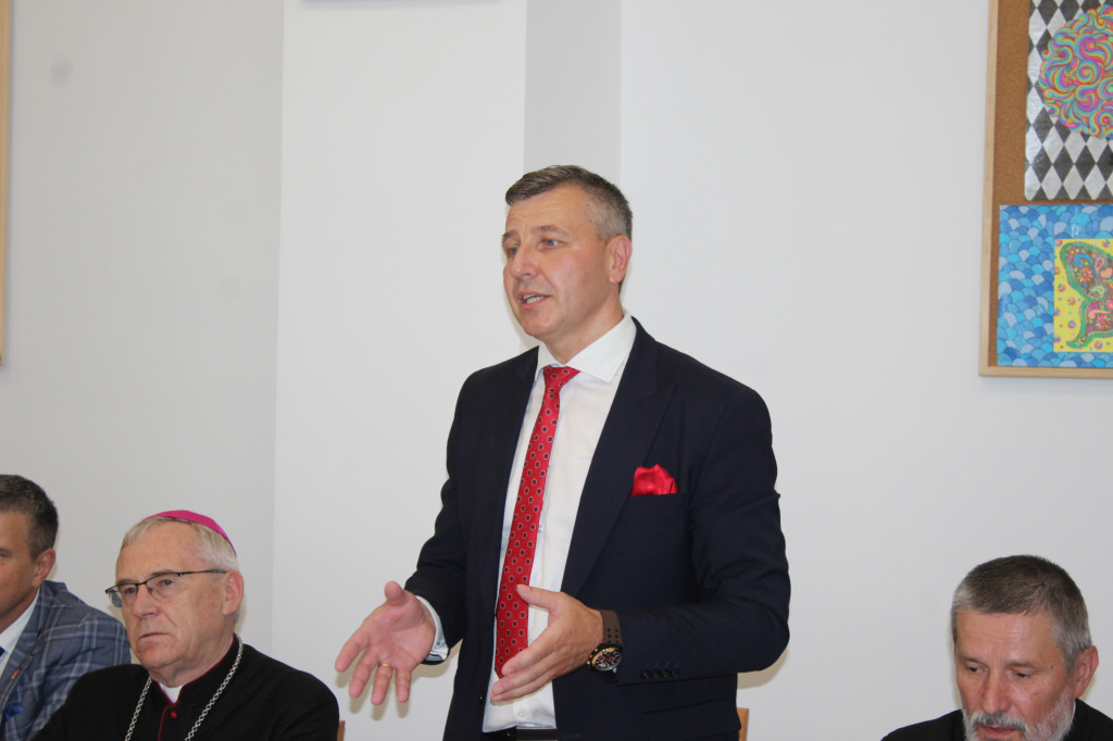 Otwarcie izby pamięci i klubu seniora w Komarówce