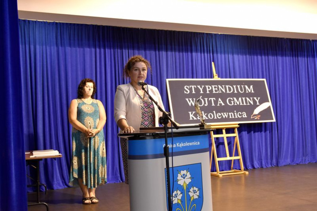 Uroczystość przyznania stypendiów w Kąkolewnicy
