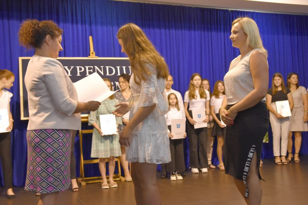 Uroczystość przyznania stypendiów w Kąkolewnicy