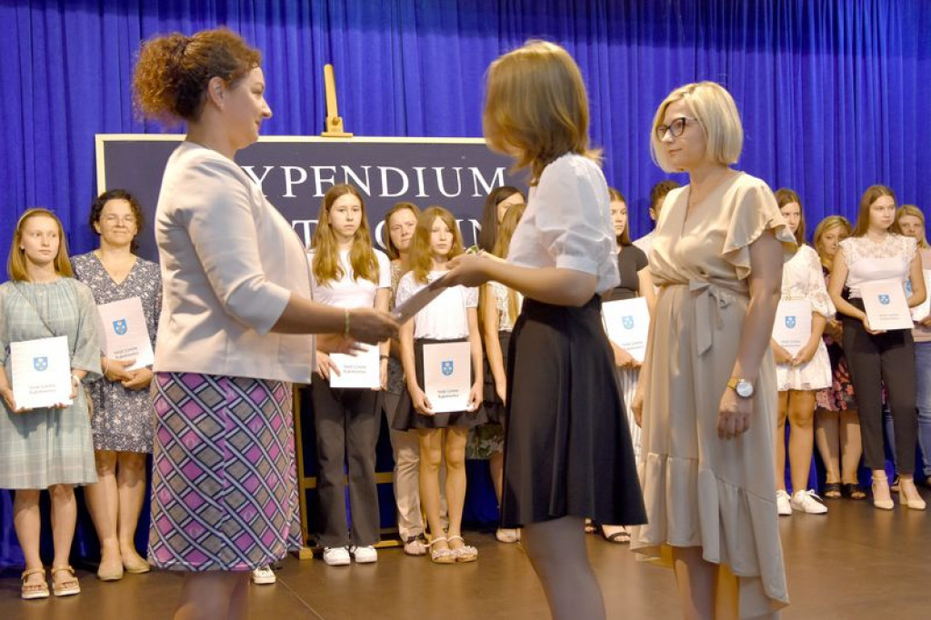Uroczystość przyznania stypendiów w Kąkolewnicy