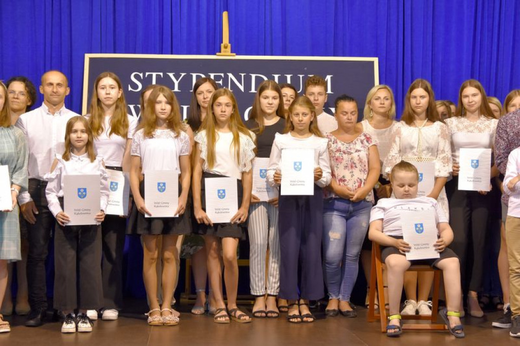 Uroczystość przyznania stypendiów w Kąkolewnicy