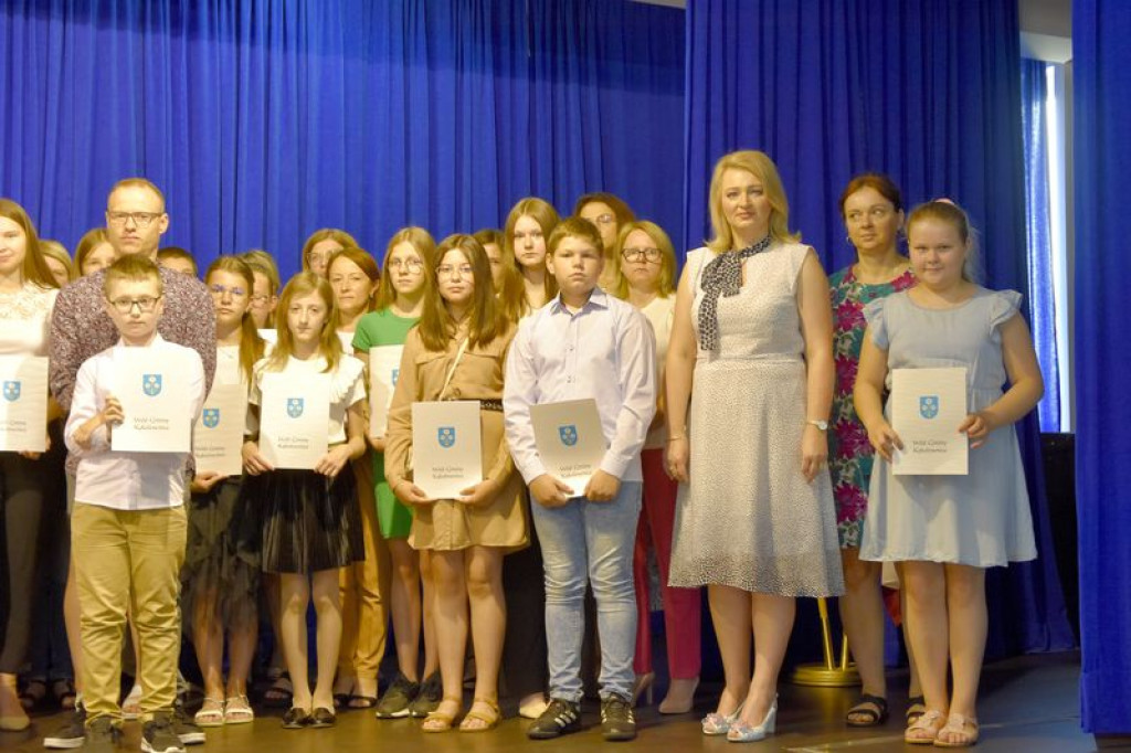 Uroczystość przyznania stypendiów w Kąkolewnicy